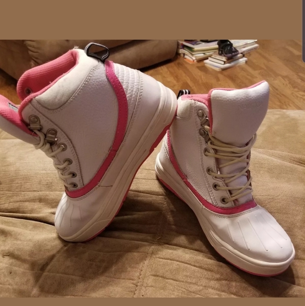Nautica girls rain or snow boots size 4.